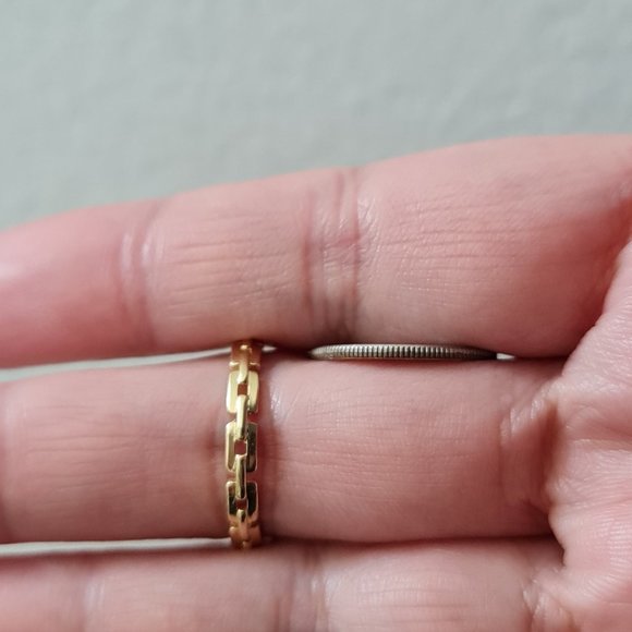 Gold ring - Picture 3 of 16